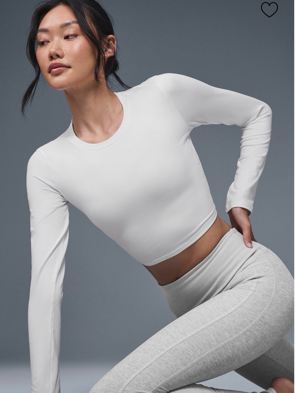 ALO Yoga finesse long sleeve NWT MEDIUM ( white )